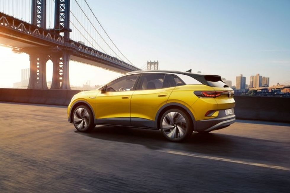 9364889875f71a35ee3d6f442428661 v4 big