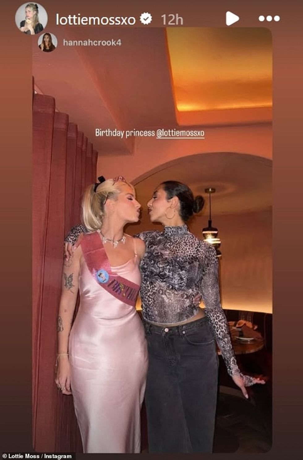 93987601 14273435 The influencer 27 and her pals started the night at Mexican rest m 32 1736592007023