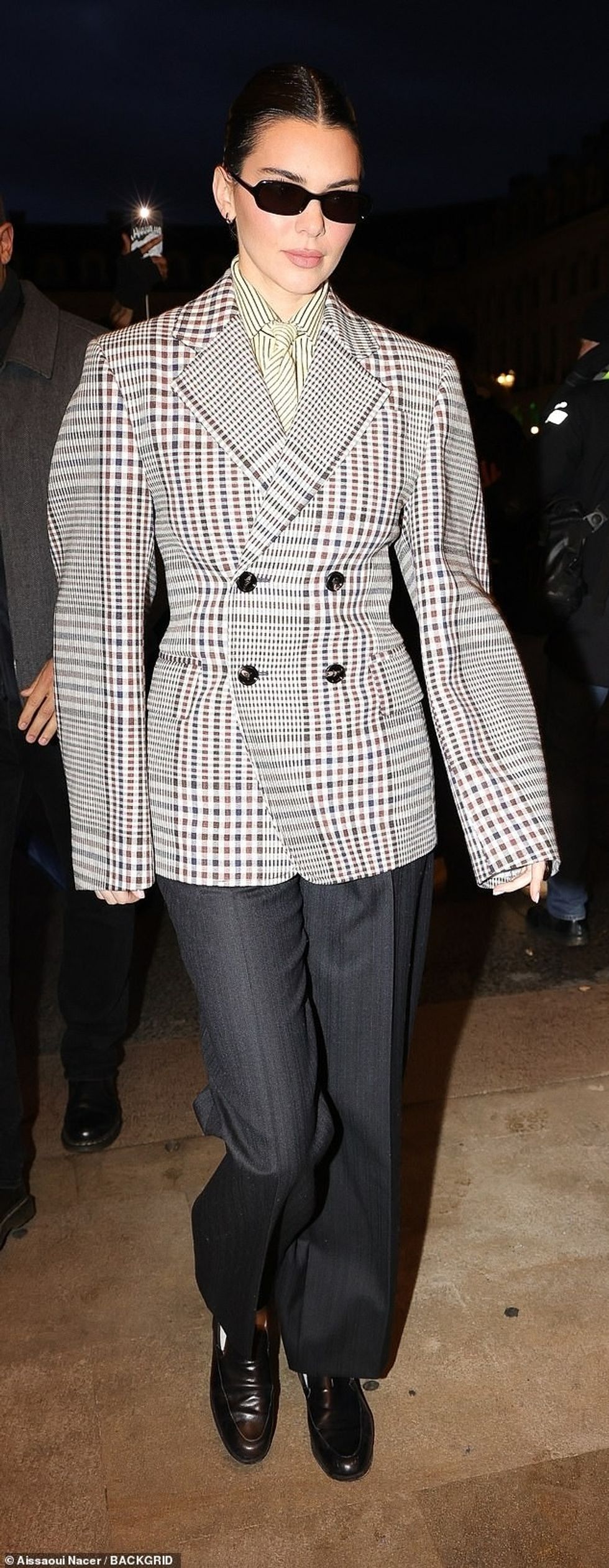 94535631 14327325 Kendall Jenner turned heads on Sunday night as she attended the a 3 1737919765993