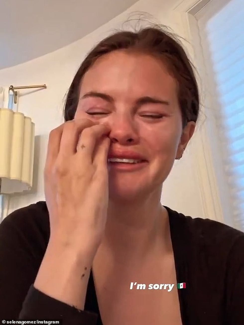 94722425 14346309 Earlier this week Selena who is of Mexican decent sobbed on came m 34 1738325118092