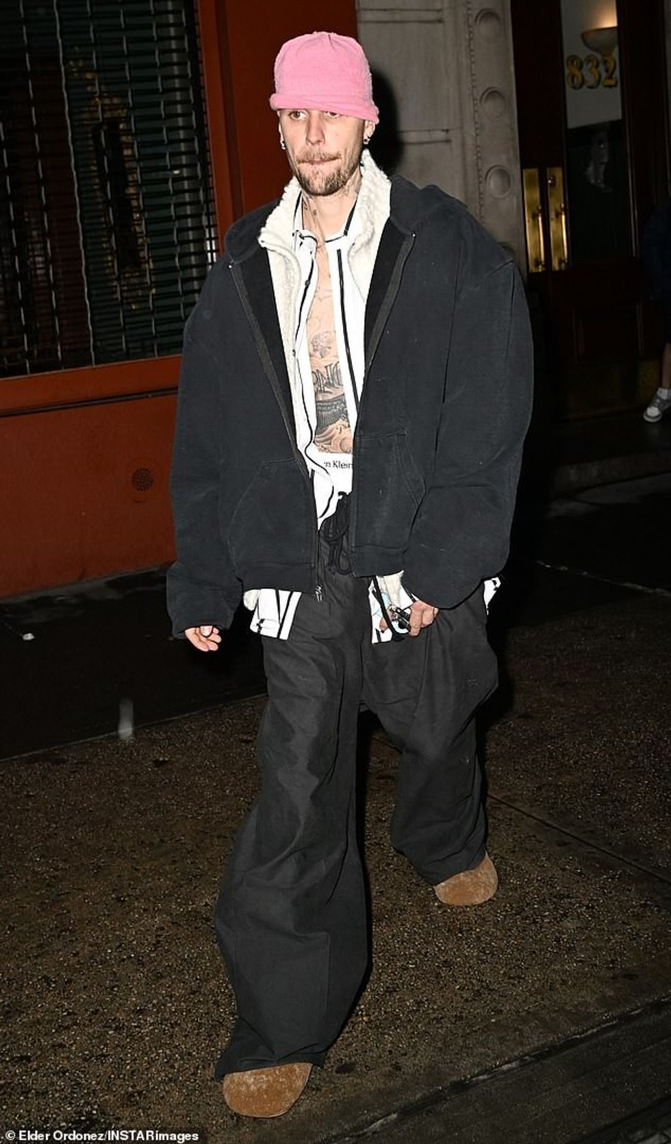 94743047 14348495 Justin Bieber looked tired as he he stepped out in New York City m 119 1738366670445