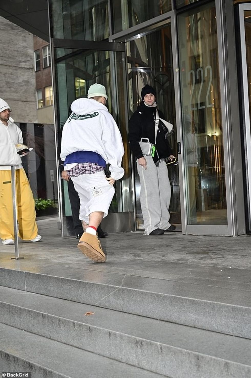 94943221 14369575 He proudly put his underwear on display as he wore his baggy lig a 127 1738870977403