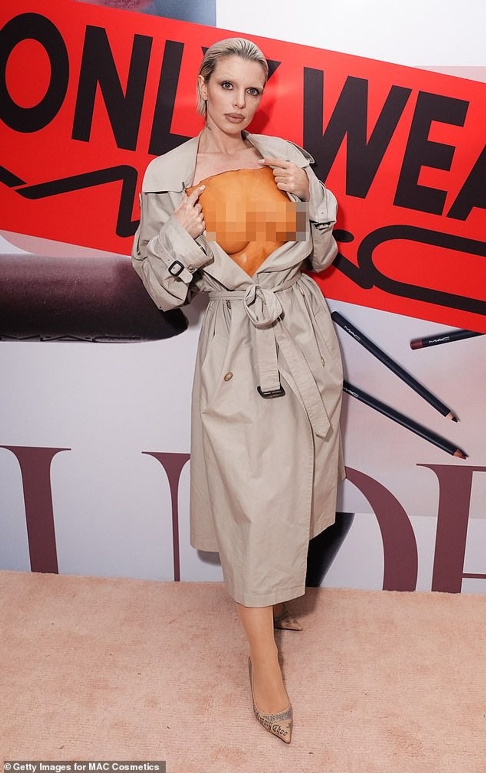 94954083 14370537 Kanye West s ex girlfriend Julia Fox gave his current wife Bianc m 46 1738890178003