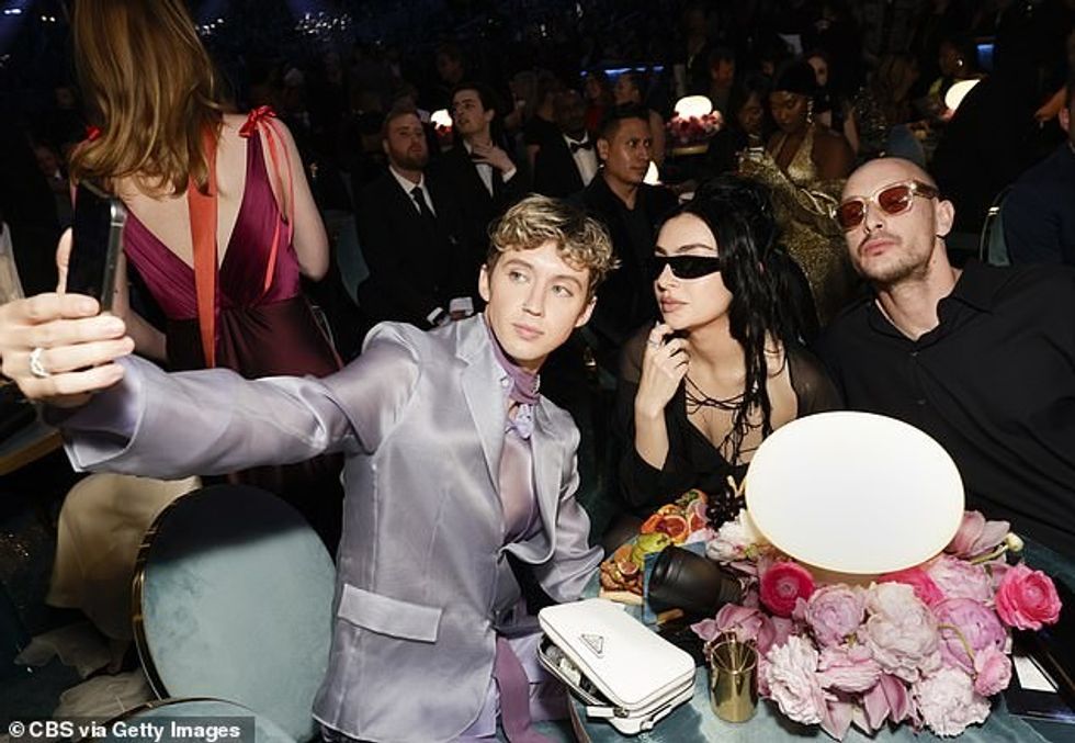 94984185 14373735 The publication reports that the lavish event will be attended b m 54 1738959857331