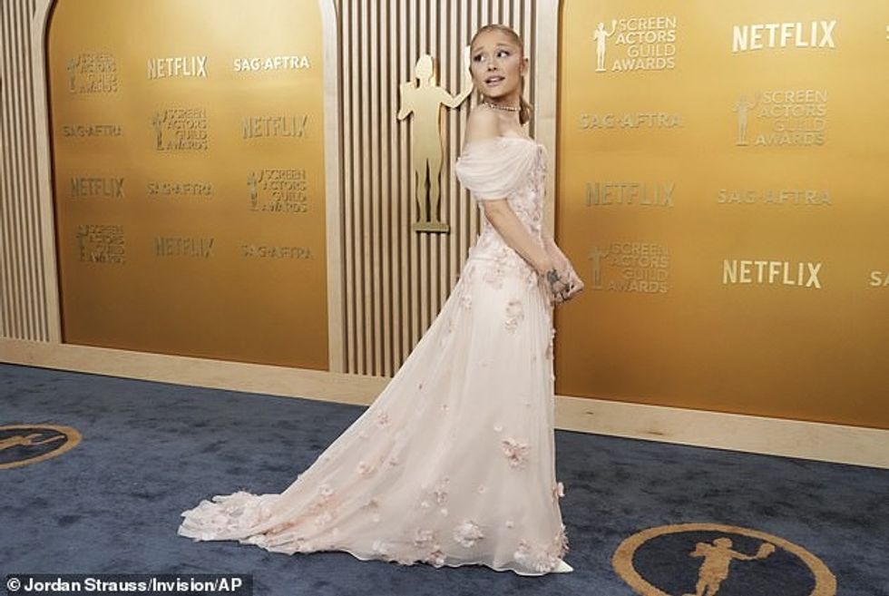 95512487 14428249 The 31 year old pop singer had scored two nominations that eveni a 88 1740358724743