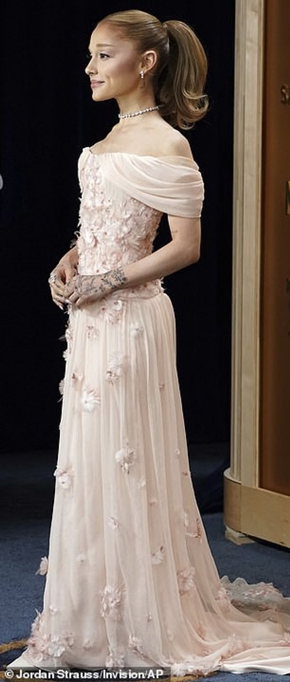 95512489 14428249 Not only is she up for best supporting actress in a motion pictu a 53 1740359312681