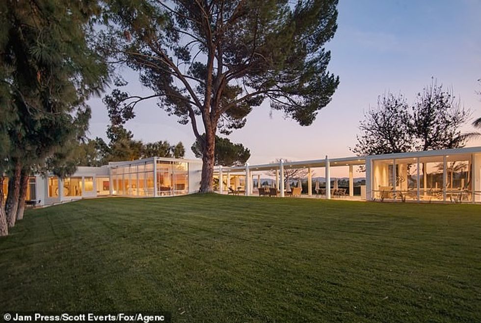 95938525 14471793 The property was rented by beloved crooner Frank Sinatra from 19 a 49 1741326171909