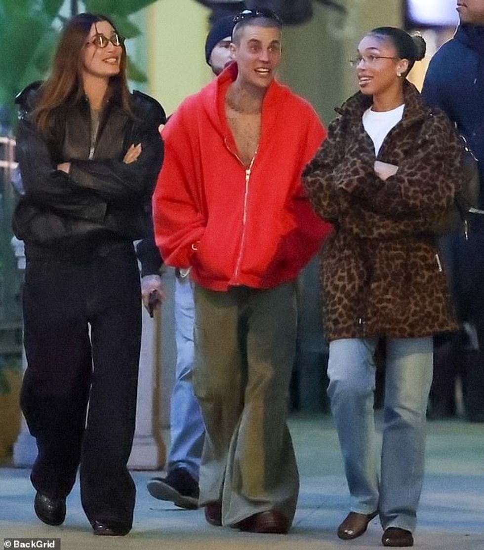 96958311 14575475 Justin Bieber and his wife Hailey Bieber presented a united fron m 51 1743879878532