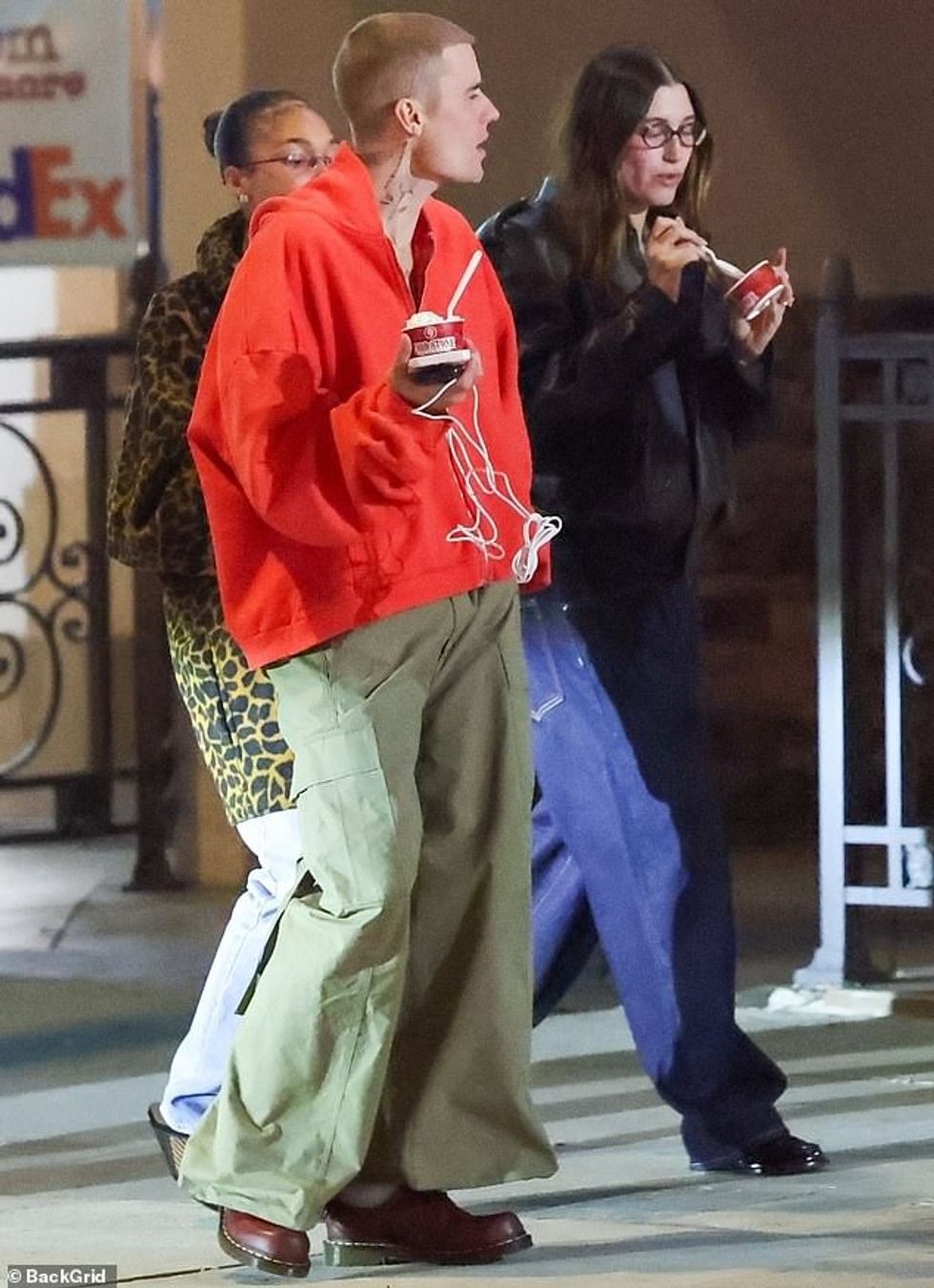 96958313 14575475 Dropping no public hint of any marital discord Hailey and Justin m 53 1743880263874