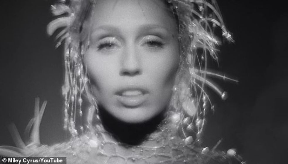 98234663 14696917 Miley Cyrus released her fourth single More to Lose from her upc a 13 1746825407547