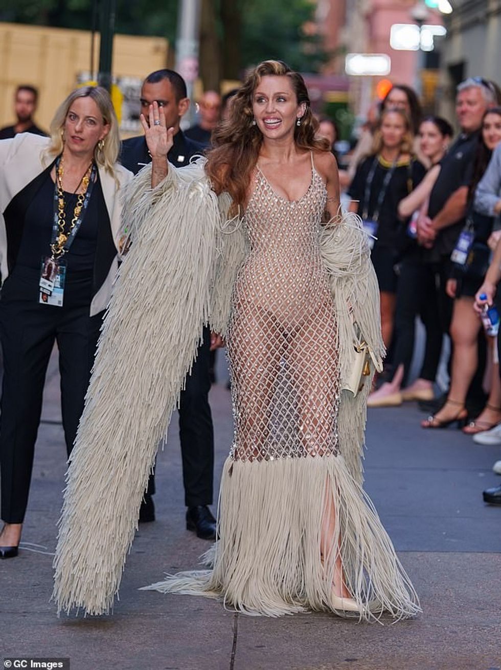 99131509 14789541 The singer dazzled in a see through mesh gown at the event held a 3 1749303149209