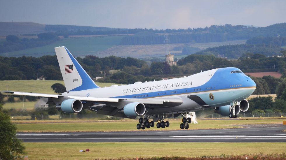997981918 Air Force one 1