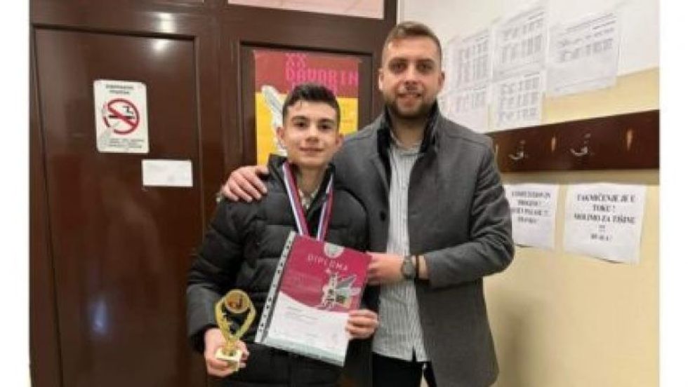 9CC1844F E6B5 4449 BC36 B46F8058315C 1