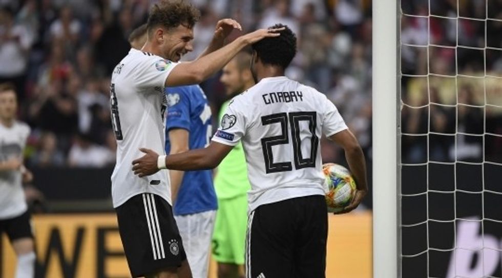 9cef5ac95efdac9cf3b3f936b081b4b8s