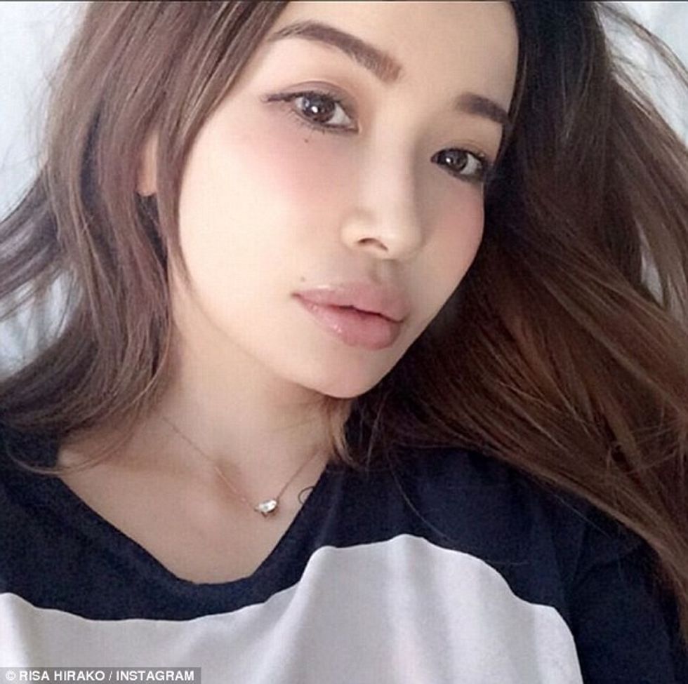 A mund të ja qëlloni sa vjeçare është kjo modele e mahnitshme foto 2