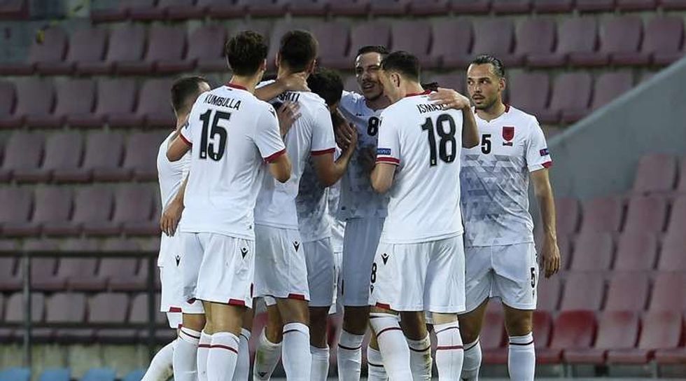 a372b2e55694fd4630a8c1fec3d58d5co2