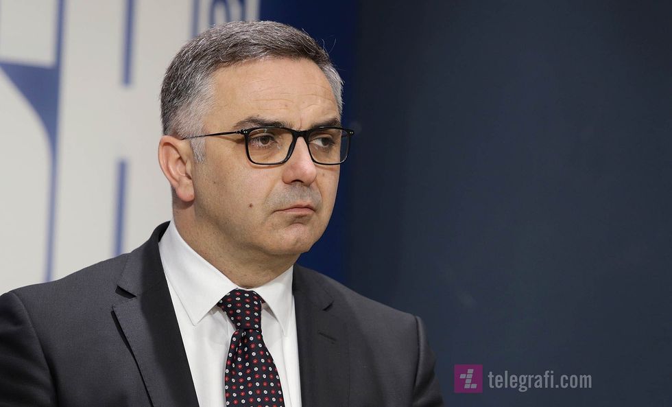 AAK Konference Besnik Tahiri foto Ridvan Slivova 1 e1639425071947