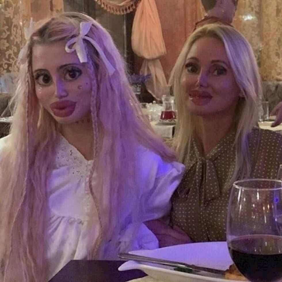 abb07fcb fef8 42a0 a0b4 9c55632087ff