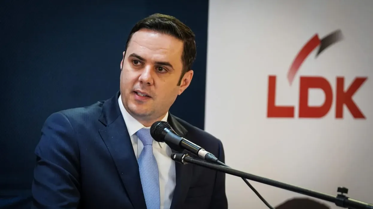 Abdixhiku ndërpret angazhimet për formimin e institucioneve pas nismës për shkarkimin e tij nga LDK-ja Abdixhiku ndërpret angazhimet për formimin e institucioneve pas nismës për shkarkimin e tij nga LDK-ja