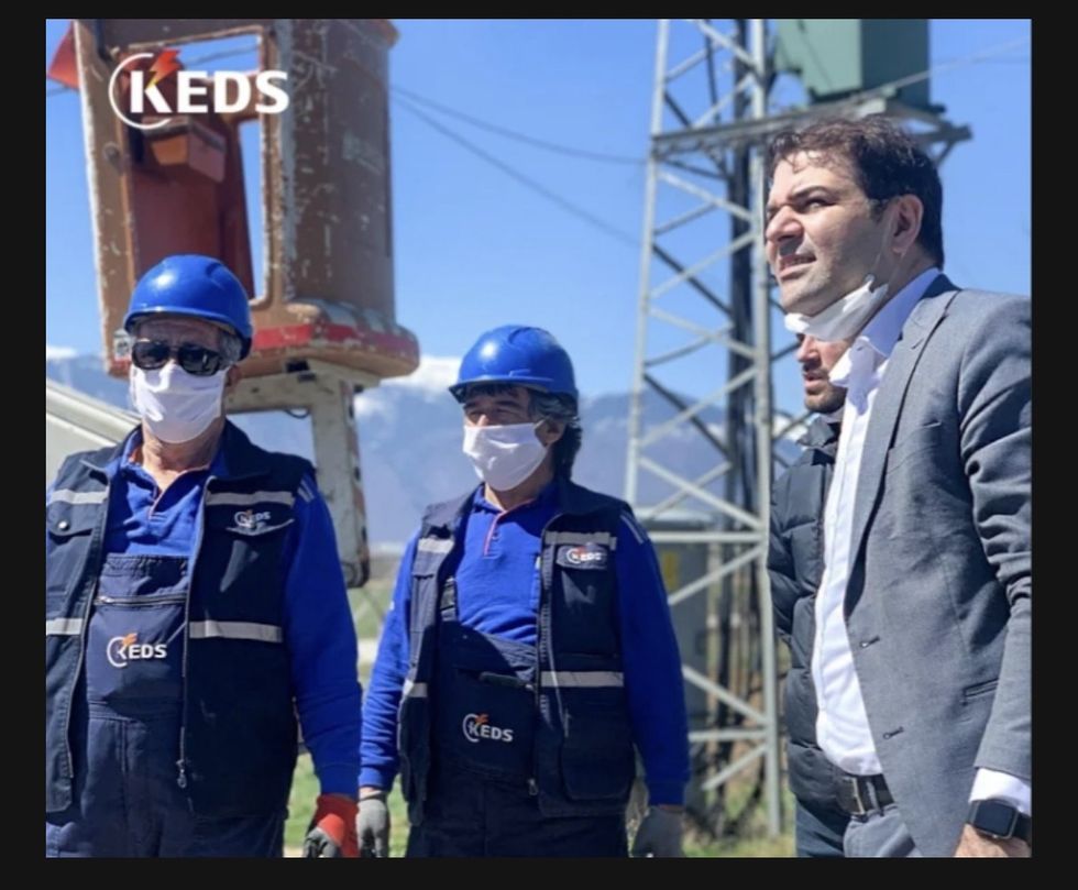 ABE471FF C7EA 4DE0 9281 42EC18395CB2