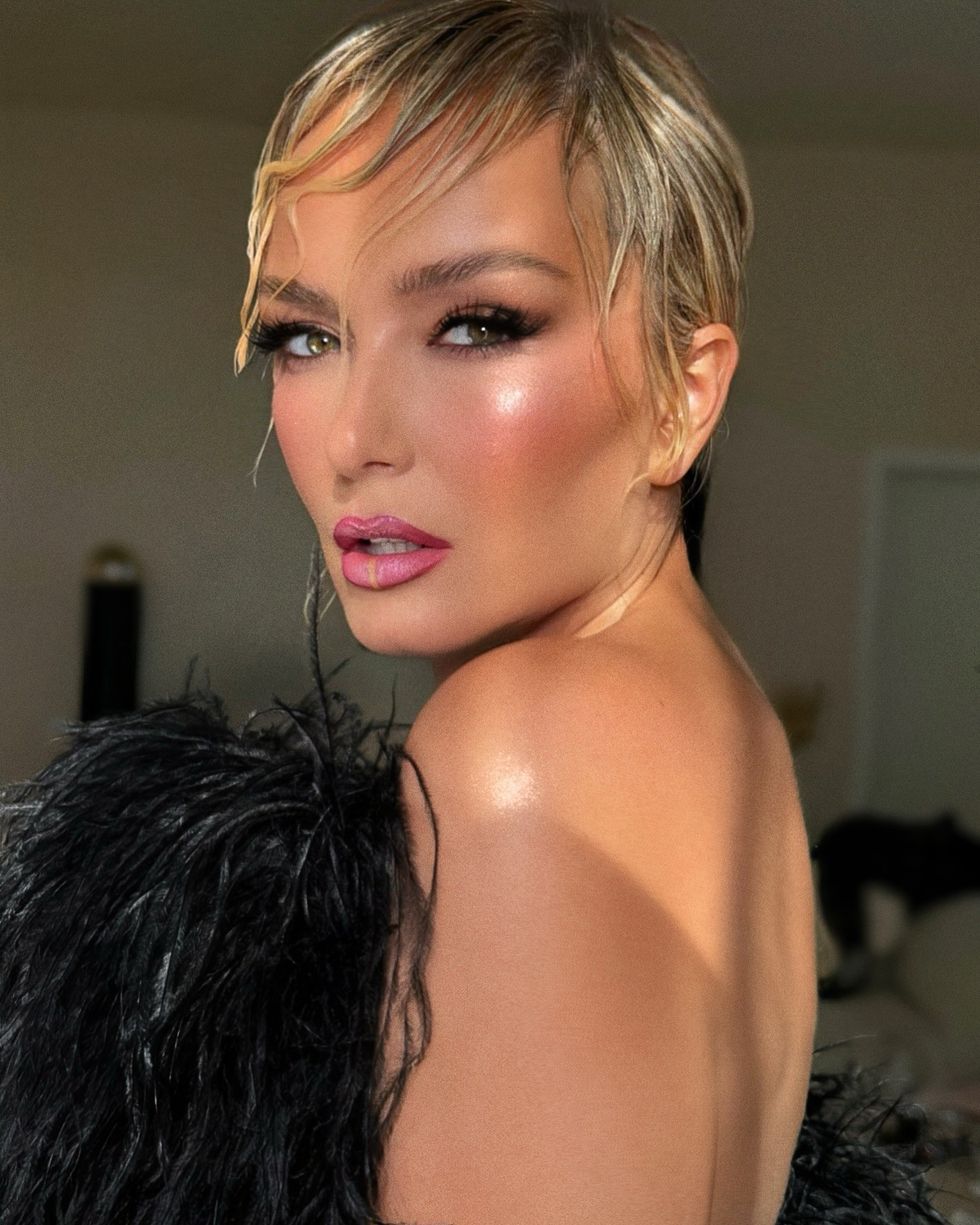 adrianamatoshi 1725730897 3452003421127136577 613640844