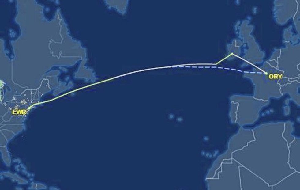 Aeroplani bëri aterrim të detyrueshëm per nje arsye jo te zakonshme foto 2