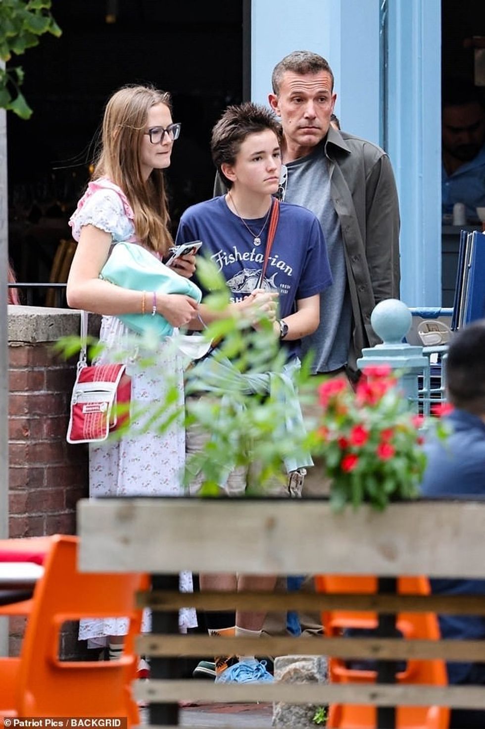 Affleck ndan Violet, Fin dhe djalin Samuel me Garner