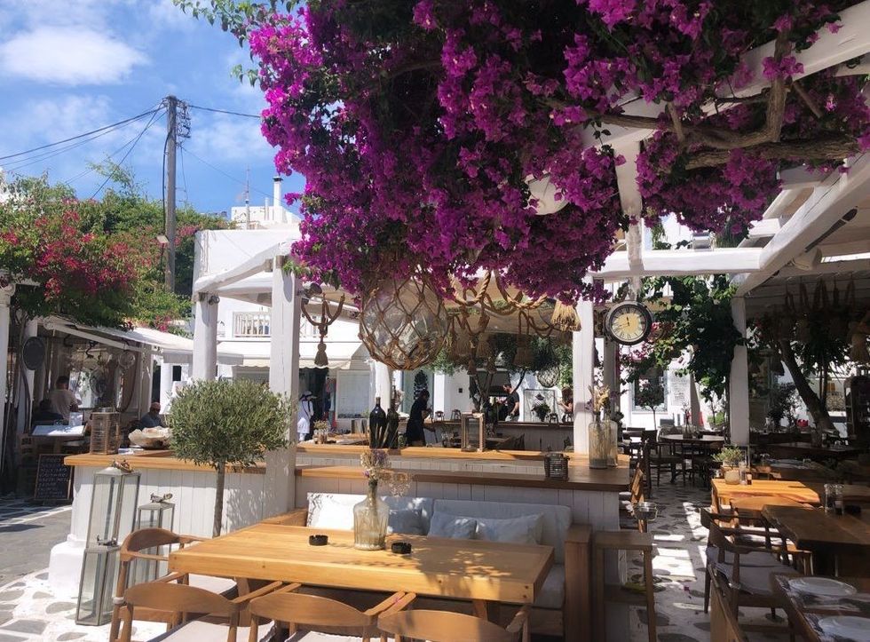 afronadika 62245719 1684322098364340 9096864362559699264 n e1560492218113