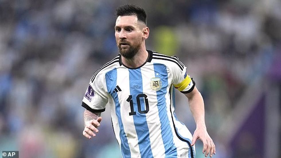 Ai vjen pas shqetësimeve mbi shqetësimet e njëanshmërisë nga një anglez që arbitronte Argjentinën