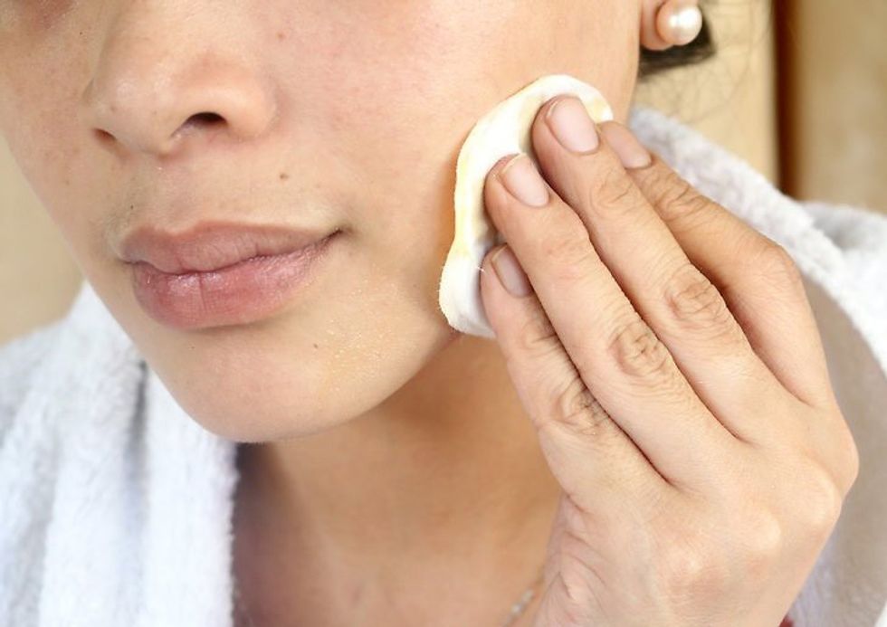 aid2030493 v4 728px Get Clear Skin by Using Milk and Honey Step 6 Version 2