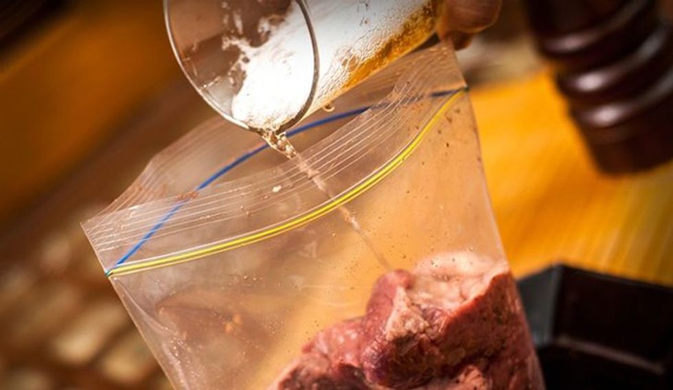 aid2062822 728px Tenderize Meat with Beer Step 3