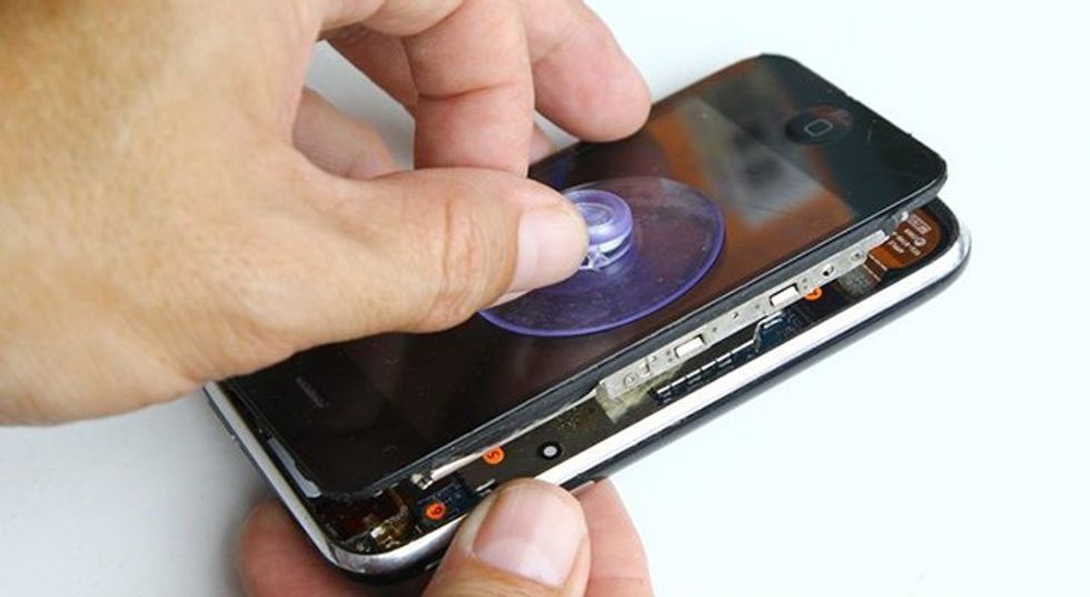 aid692659 728px Fix an iPhone 3G Screen Step 4Bullet1