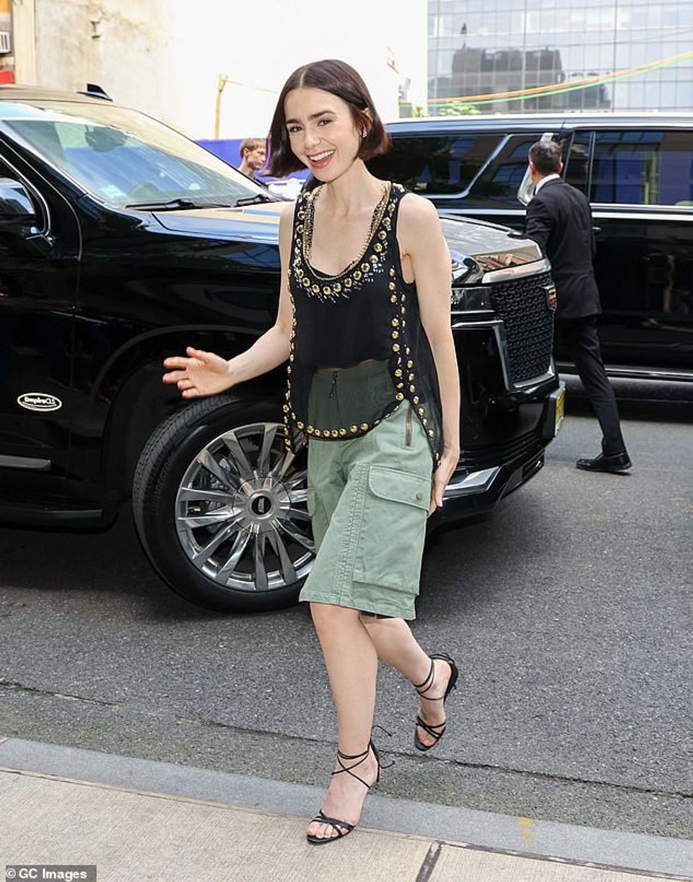 Ajo befasoi fansat duke njoftuar se Emily në Paris ishte rinovuar gjatë një paraqitje Good Morning America të hënën.