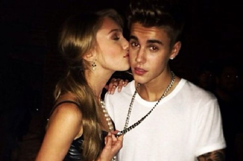 Ajo ka pasur një lidhje me Justin Bieber.