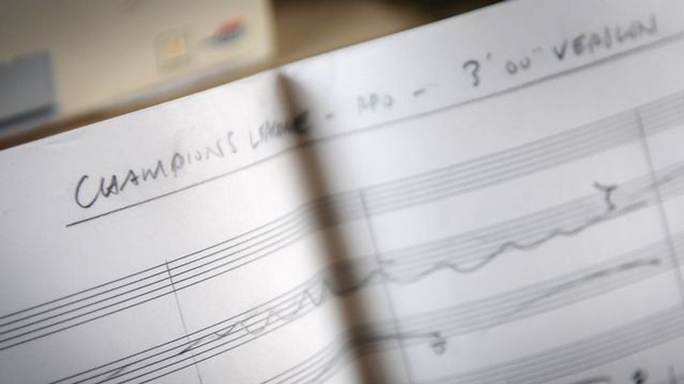 ak 7 tony britten champions le