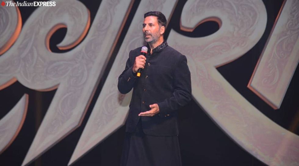Akshay Kumar fights tears at Prithviraj trailer launch 1200