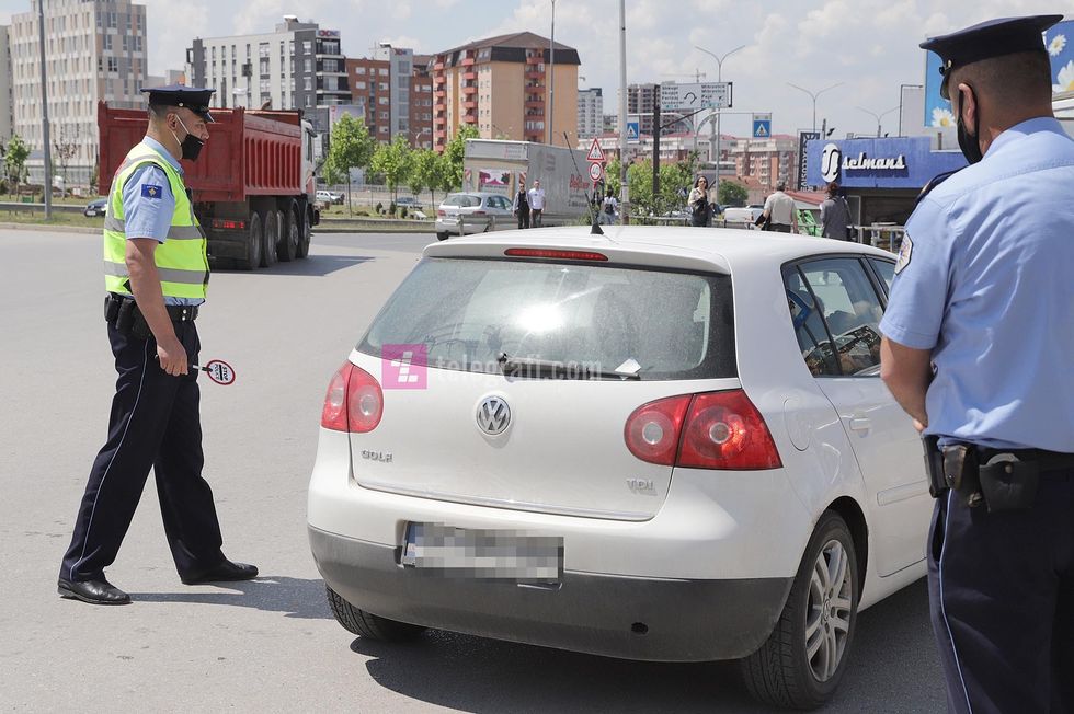 Aksion i policise se trafikut komunikacionit per kundervajtje foto Ridvan Slivova 10