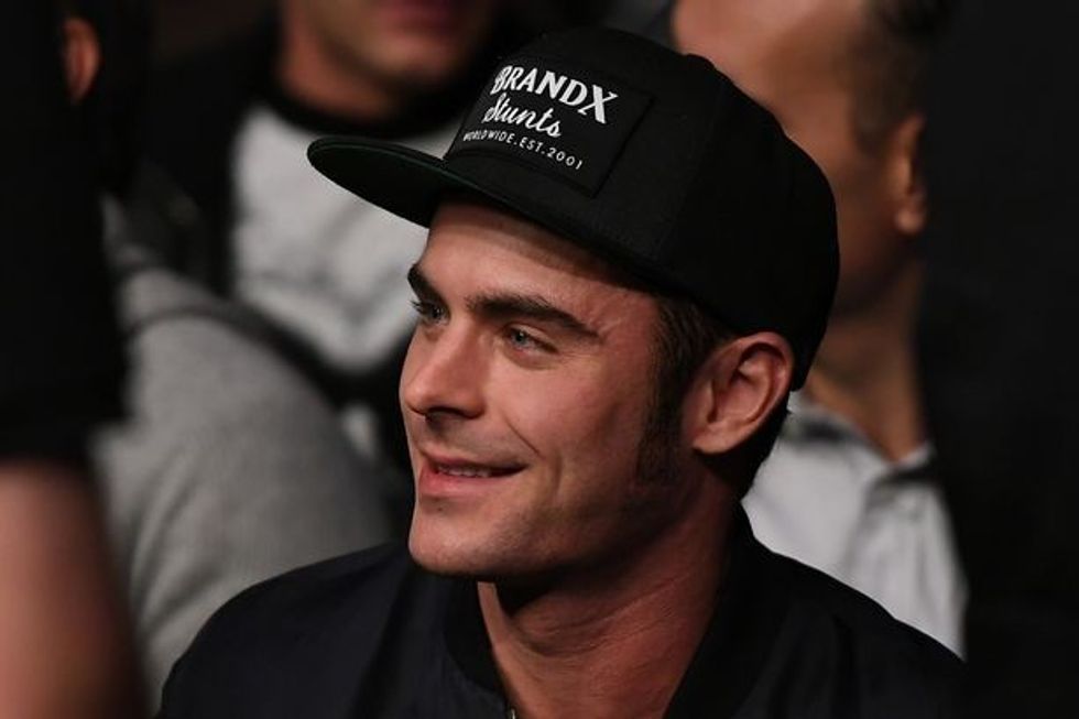 Aktori Zac Efron është i rregullt në evenimentet e UFC.