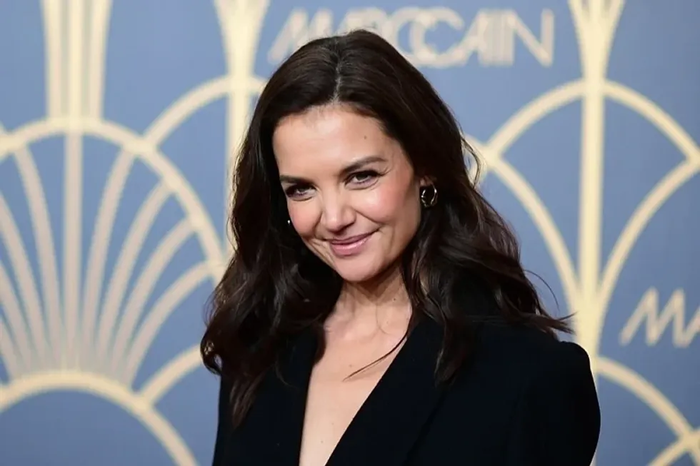 Katie Holmes gëzon dashurinë e re: Ajo shëtiti nëpër New York me artistin Jason Yarmosky, duke i mbajtur dorën