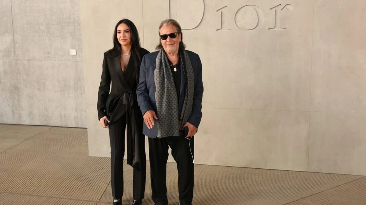 Al Pacino, 86 vjeç shfaqet në një event mode të "Dior" me të dashurën e tij 32 vjeçe - Noor Alfallah