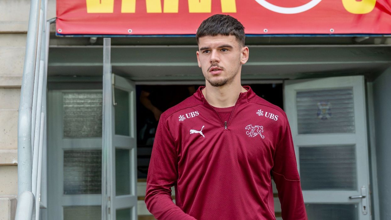 Gazeta Blick: Pse Albian Hajdari zgjodhi Kosovën para Zvicrës