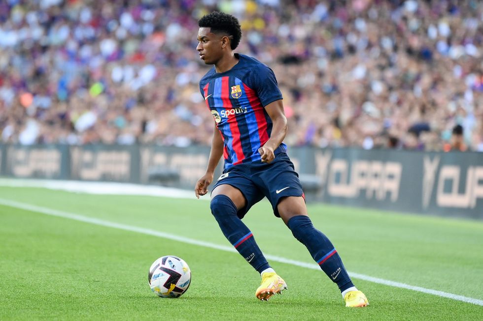 Alejandro Balde scaled