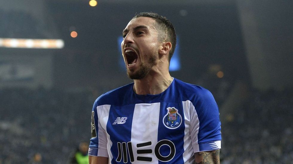 alex telles porto 2019 20 3e2wb684jl6w1n2c8l0p2vqev