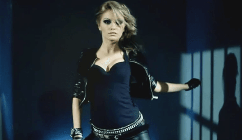 Pati një nga hitet më të mëdha të dekadës: Ku është Alexandra Stan sot dhe si duket?