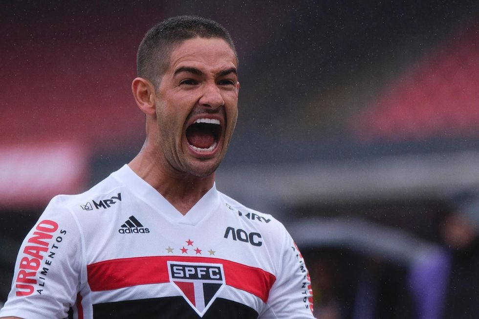 alexandre pato atacante do sao paulo comemora seu gol contra a ponte preta 1583102961665 v2