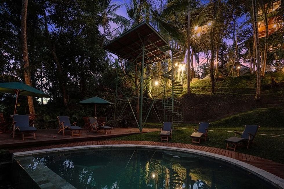 alexis dornier treehouse hotel bali lift designboom 3