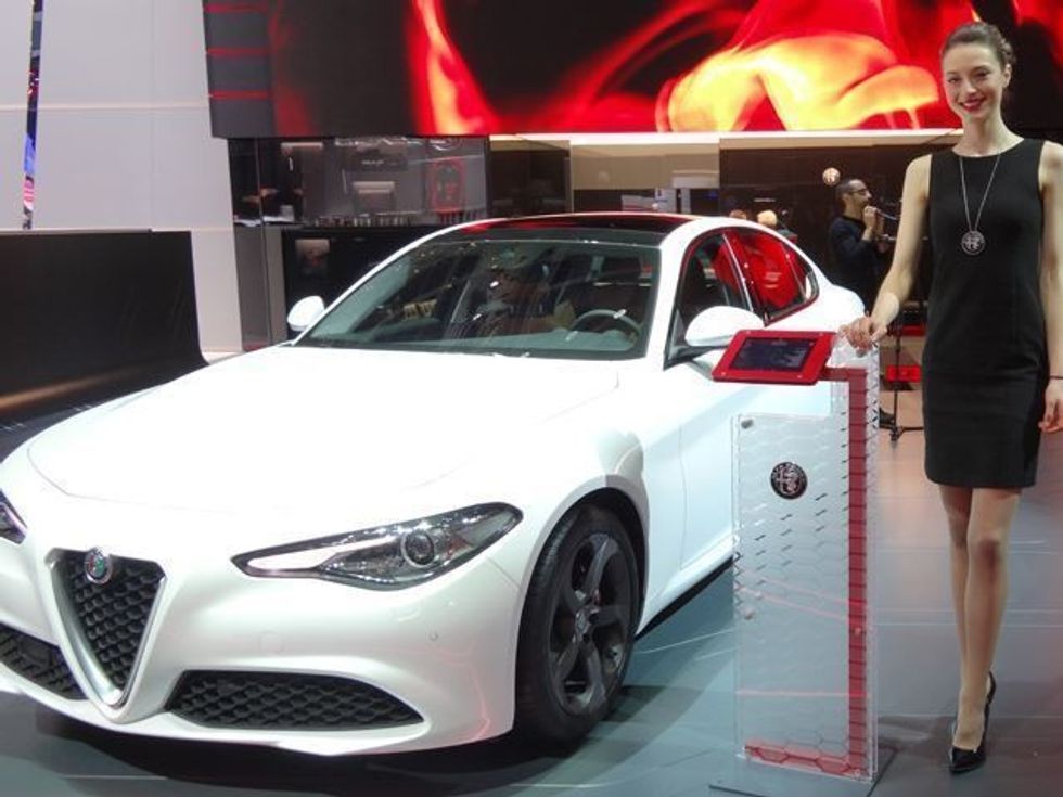 alfa-romeo-ben-te-ditur-cmimin-fillestar-te-modelit-giulia-qv-foto-3