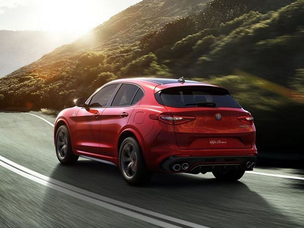 Alfa Romeo prezanton makinën me shtatë ulëse foto 5