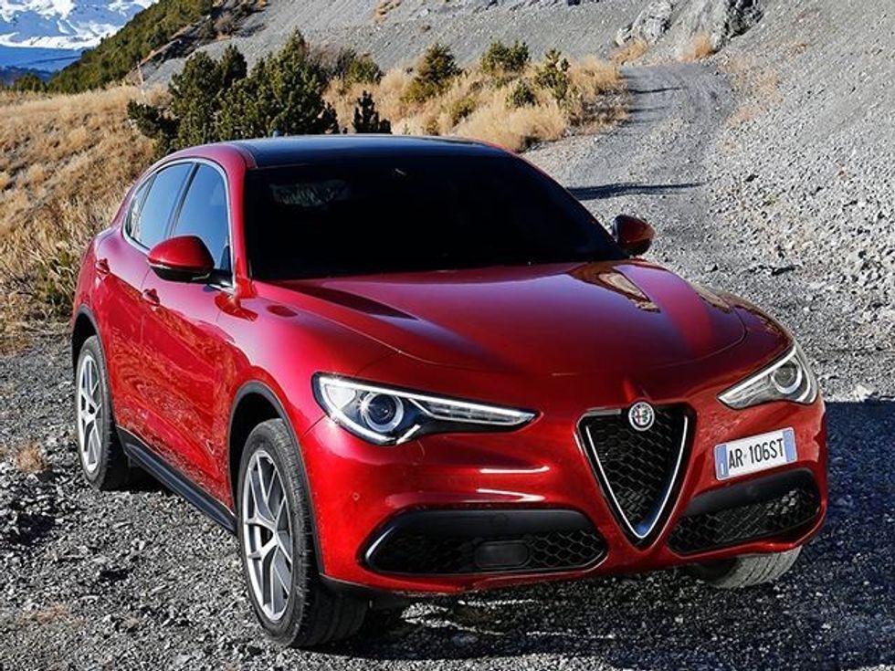 Alfa Romeo Stelvio ka çmim të ulët në krahasim me modelet rivale foto 2