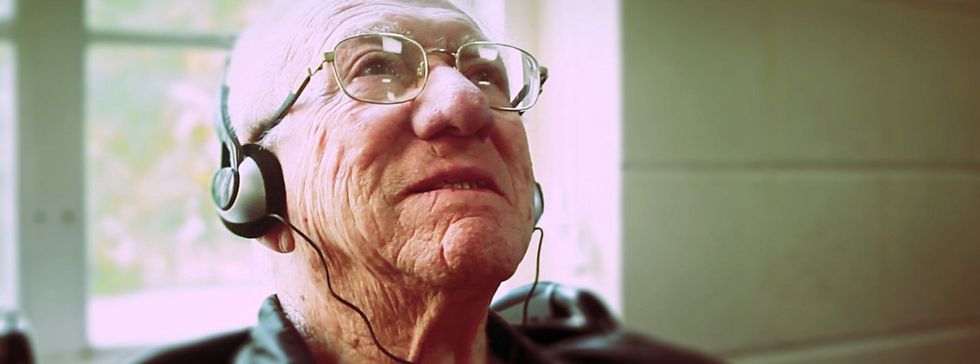 alive inside a story of music and memory